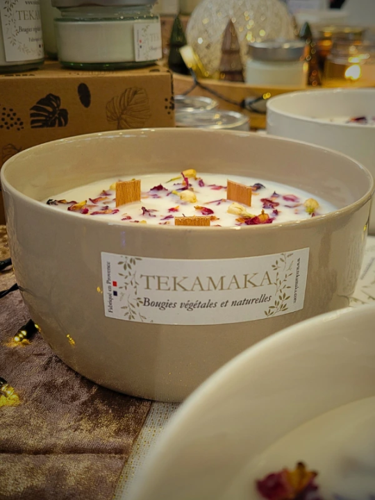 Bougie Bohème 500 g en porcelaine — 3 mèches bois crépitantes | Fleurs séchées | TEKAMAKA