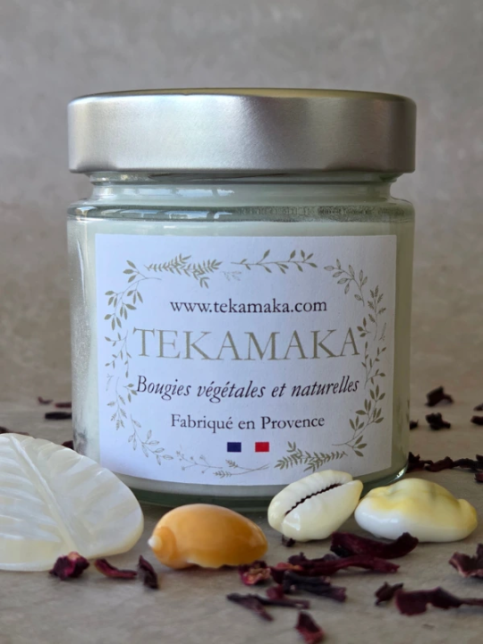 Bougie crépitante Monoï des Îles 160 g – Bougie artisanale parfumée | TEKAMAKA